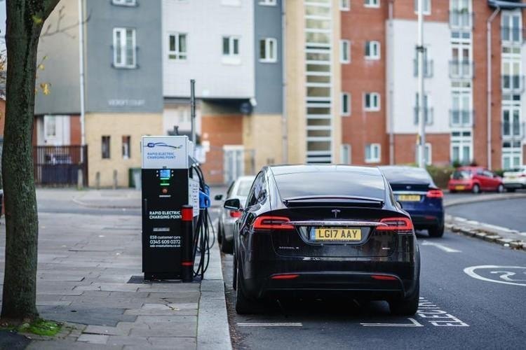 Blockchain technology cost savings potential applied in automotive